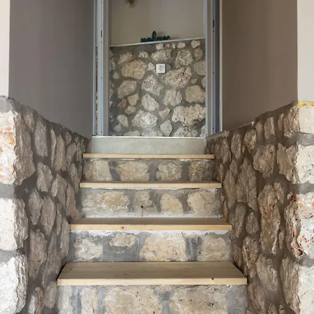 Marcon Stone House