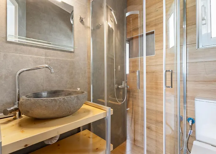 Markon Stone House 니키아나