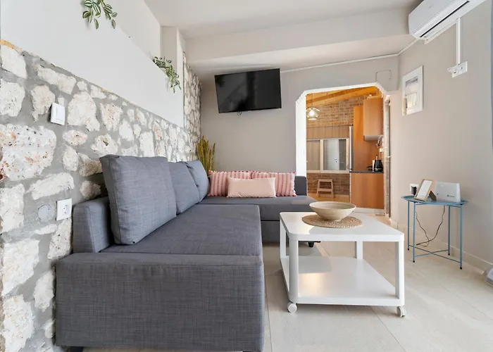 Markon Stone House 니키아나