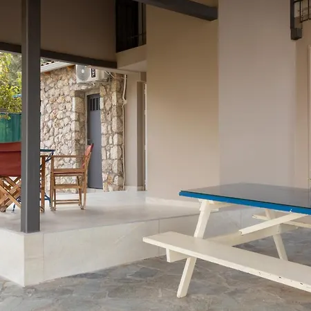 וילה Markon Stone House