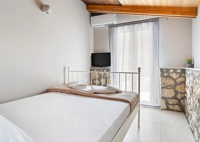 Markon Stone House Villa